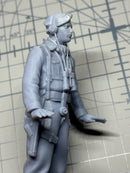 WW2 British Tank Commander With hands resting 1/16 scale printed by The Veteran Modeler.