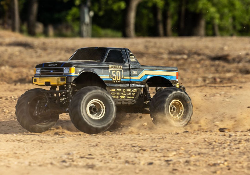 ** pre order** Traxxas Bigfoot 50th Anniversary 4X4 Brushless: 1/10-scale 4WD Monster Truck with TQ™ 2.4GHz Radio System (Includes Battery & Charger) only 2 coming to One10hobbies. Ships free across Canada🇨🇦