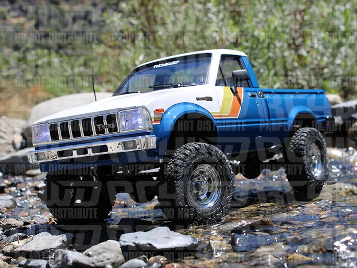 RC4WD 1/10 Trail Finder 2 1982 Toyota Pick-Up 4x4 RTR - Blue Ships free across Canada 🇨🇦