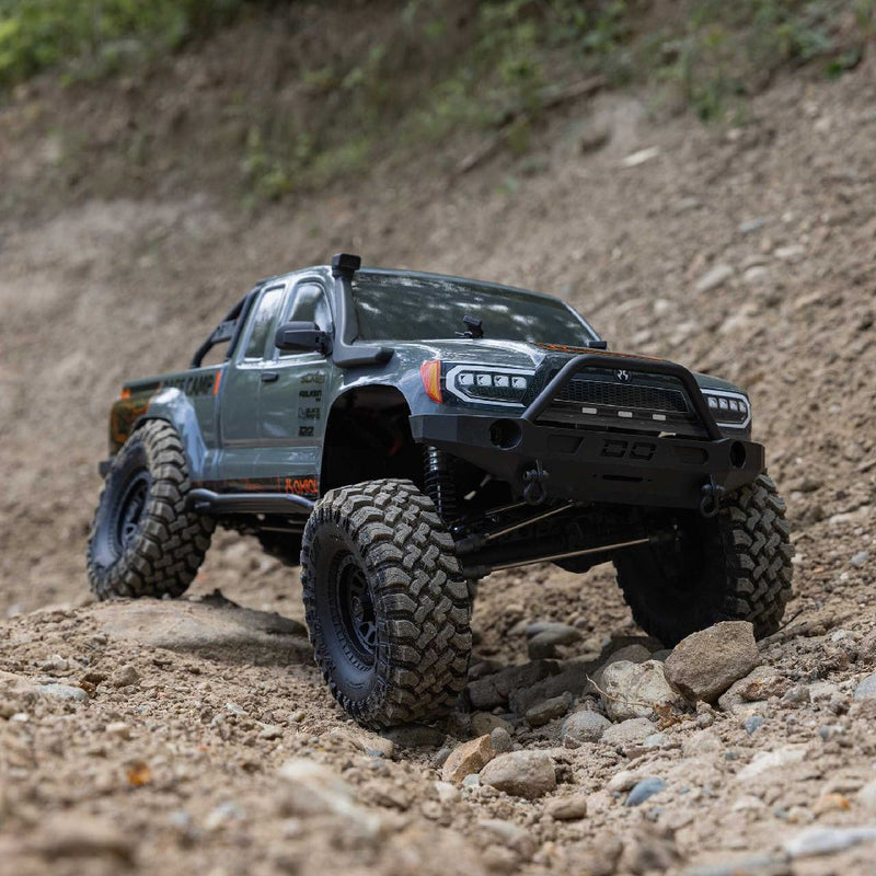 Axial 1/10 SCX10 III Base Camp 4x4 RTR - Grey. Ships free across Canada 🇨🇦