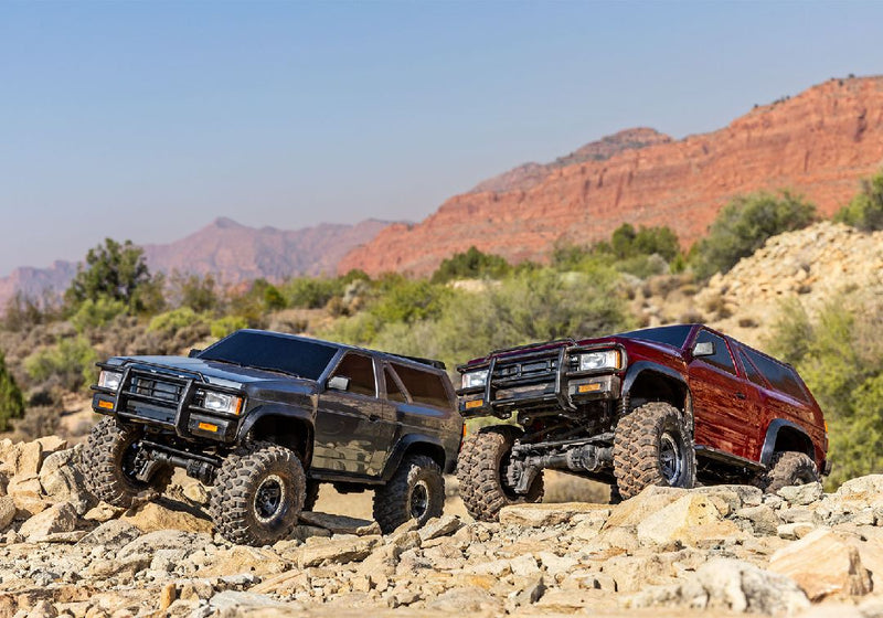 Traxxas 1/10 TRX4 Nissan Pathfinder SE-V6 3S 4x4 RTR **Pre Order**