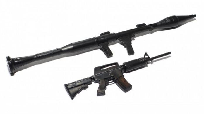 Team Raffee Scale Accessories - 1/10th scale toy M4 rifle and RPG (2/Set)