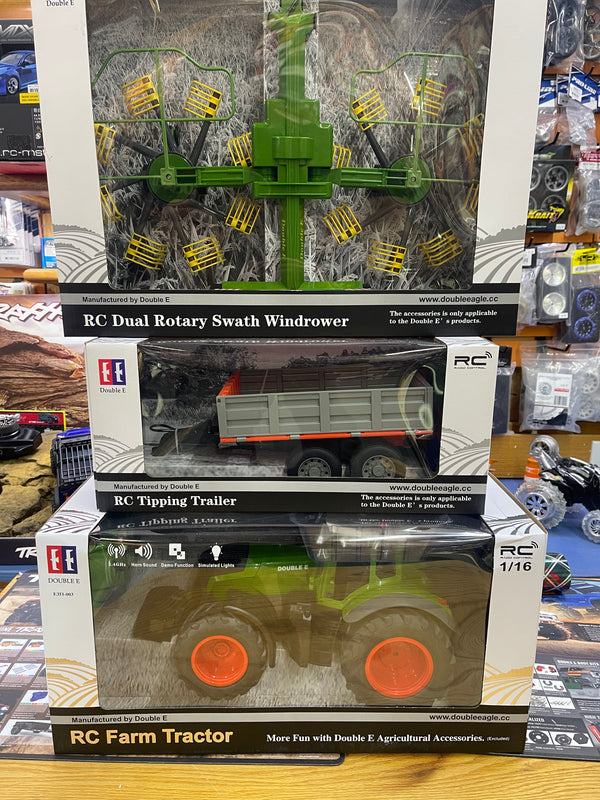 Tractor and 2 trailer combo set. Full radio controlled tractor with rechargeable batterie. 2.4G R/C