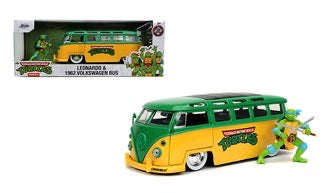 Jada 1/24 "Hollywood Rides" 1962 VW Bus w/Leonardo (TMNT)
